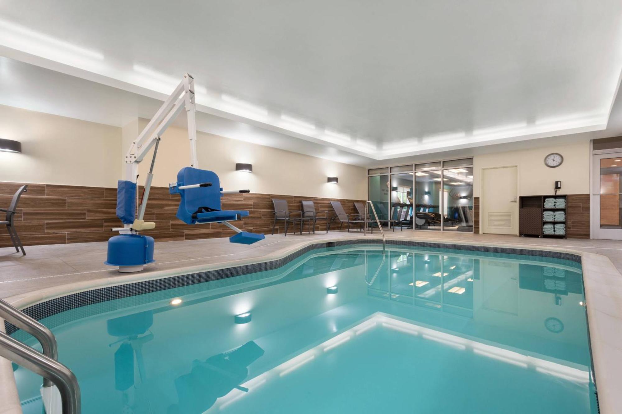 Fairfield Inn & Suites By Marriott Charlottesville Downtown/University Area Exteriör bild