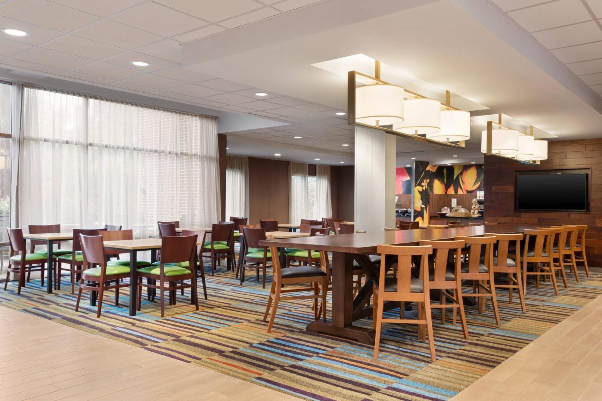 Fairfield Inn & Suites By Marriott Charlottesville Downtown/University Area Exteriör bild