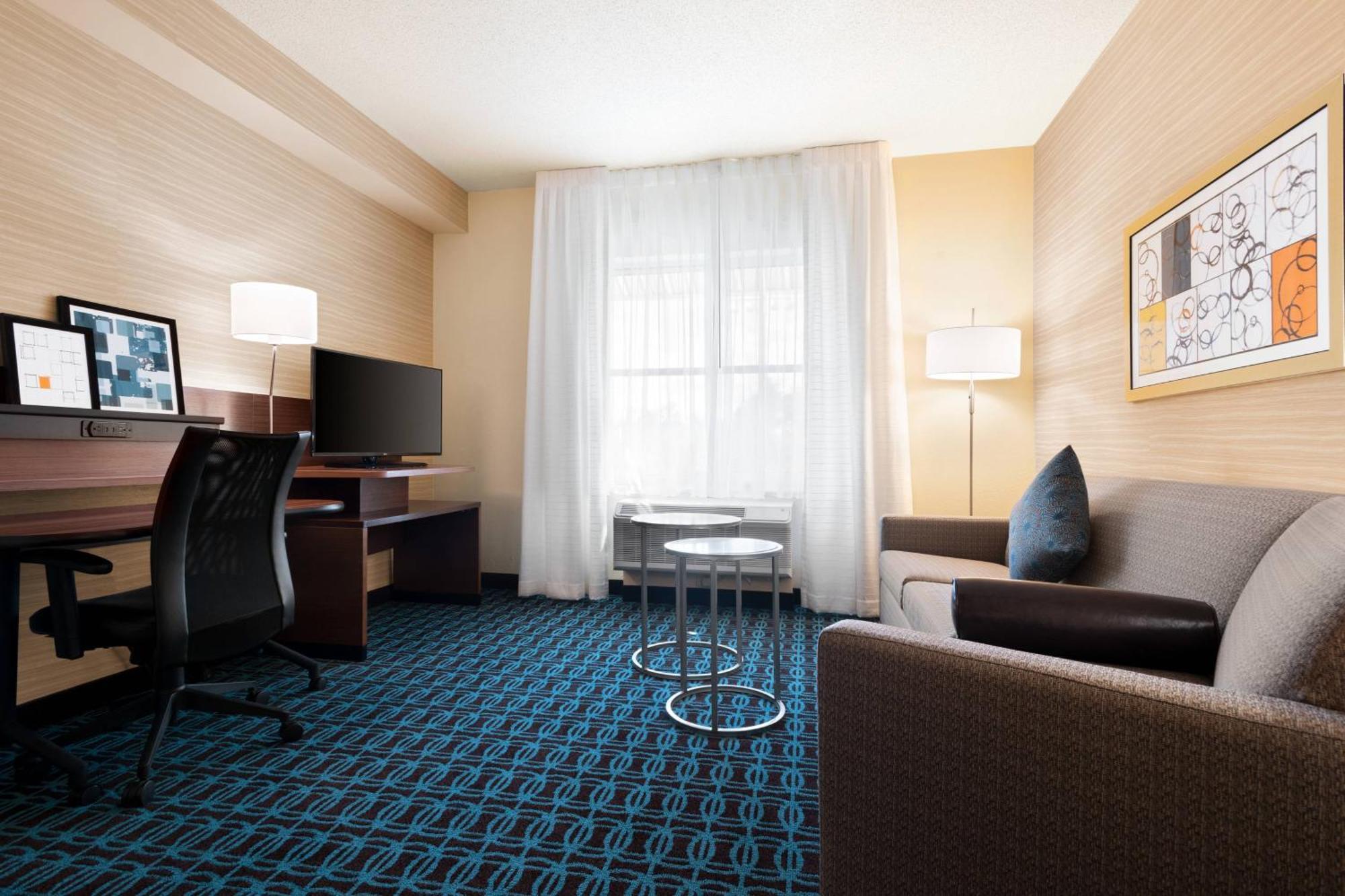 Fairfield Inn & Suites By Marriott Charlottesville Downtown/University Area Exteriör bild