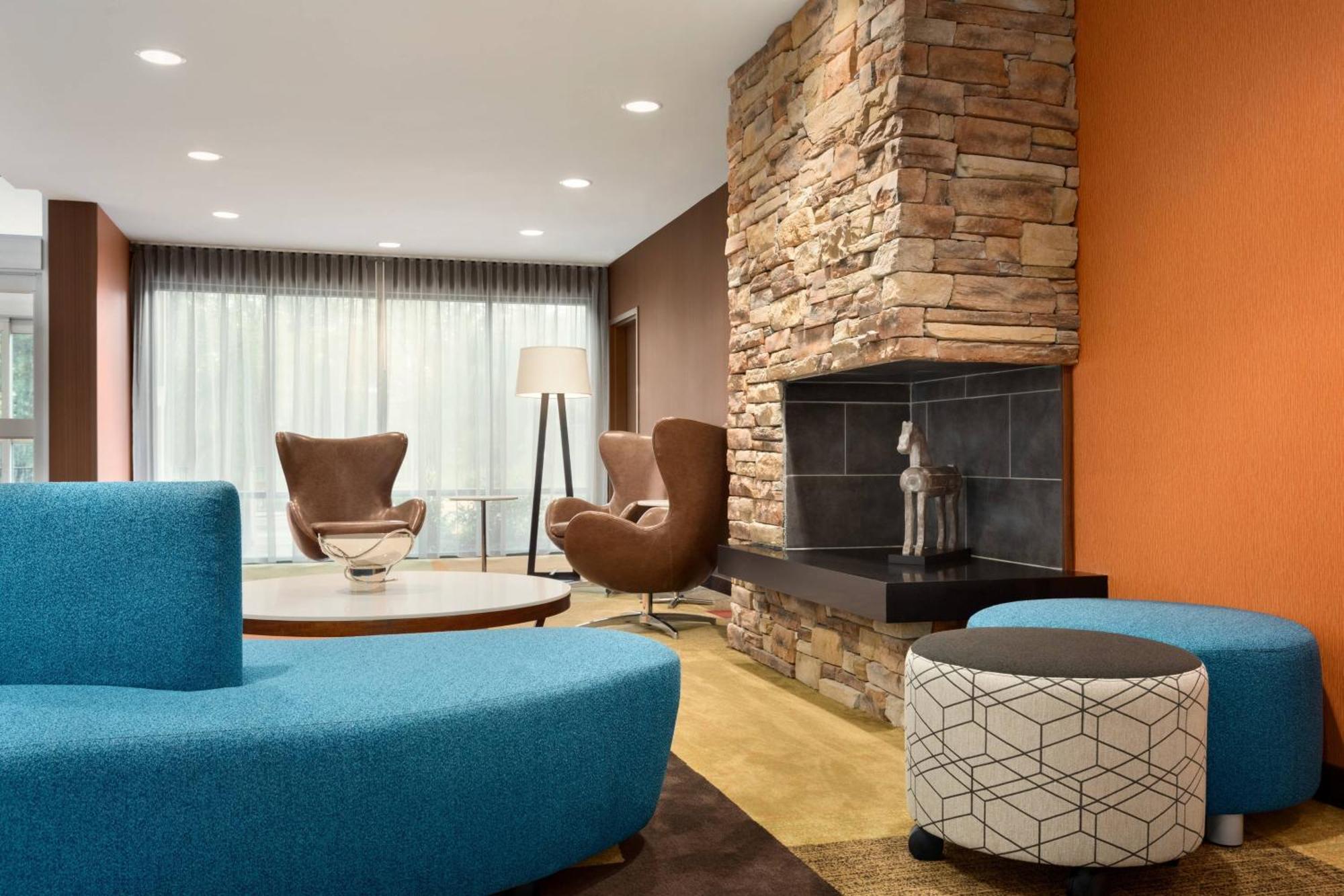Fairfield Inn & Suites By Marriott Charlottesville Downtown/University Area Exteriör bild