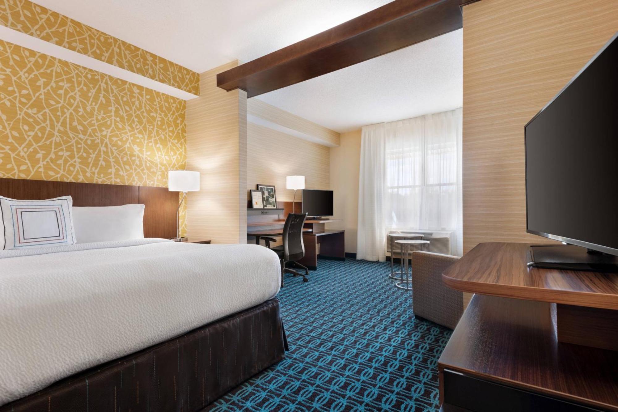 Fairfield Inn & Suites By Marriott Charlottesville Downtown/University Area Exteriör bild