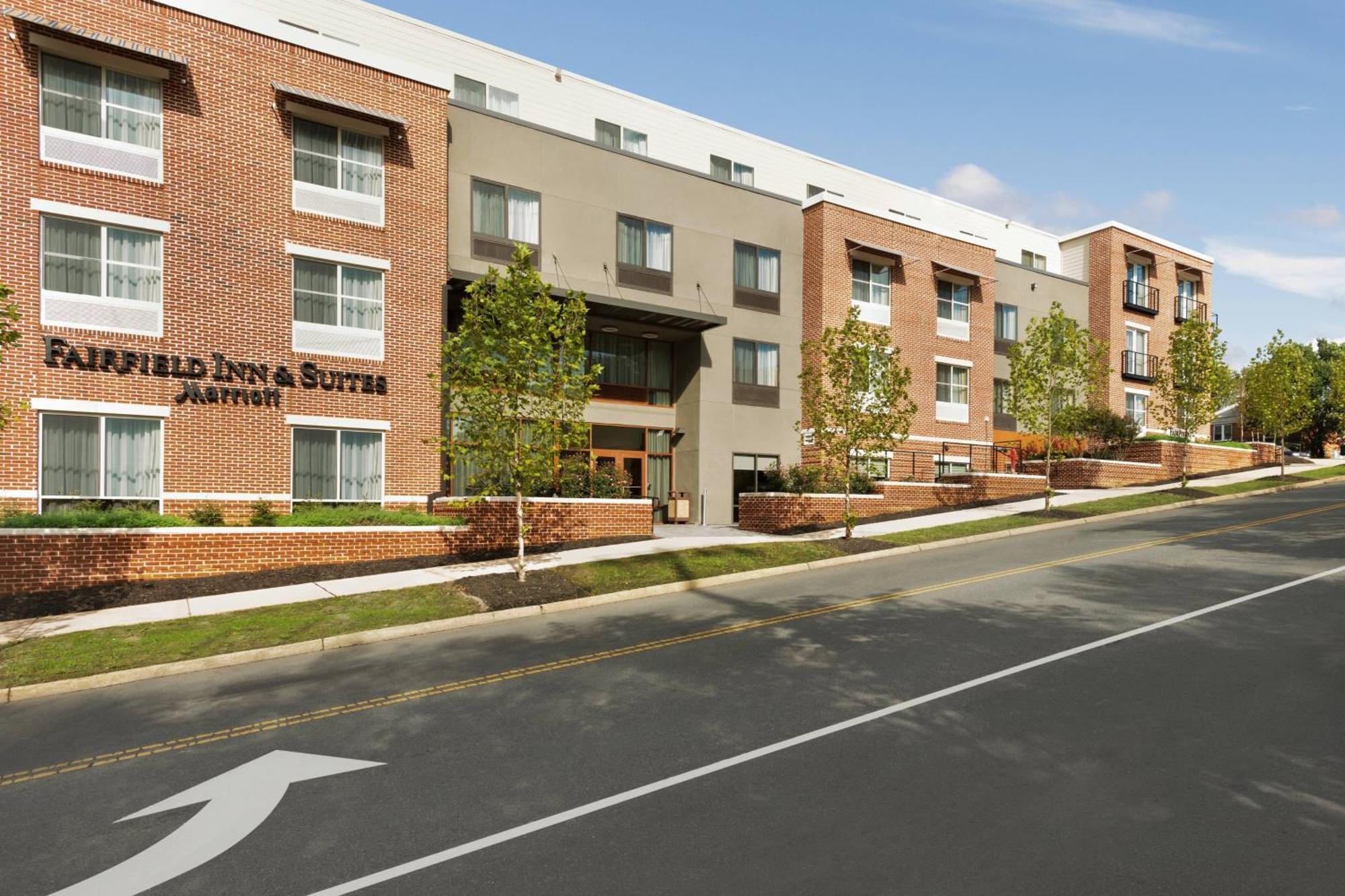 Fairfield Inn & Suites By Marriott Charlottesville Downtown/University Area Exteriör bild
